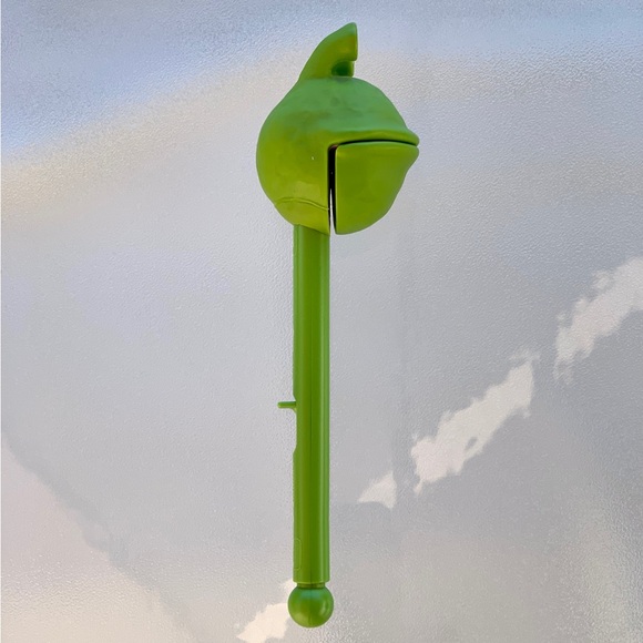 Educational Insights Puppet-On-A-Stick, Kai Frog - Picture 3 of 8